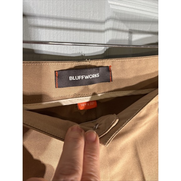 Bluffworks Original Pants Mens Size 38x32 Khaki Tan Relaxed Fit Travel Golf - Picture 2 of 15